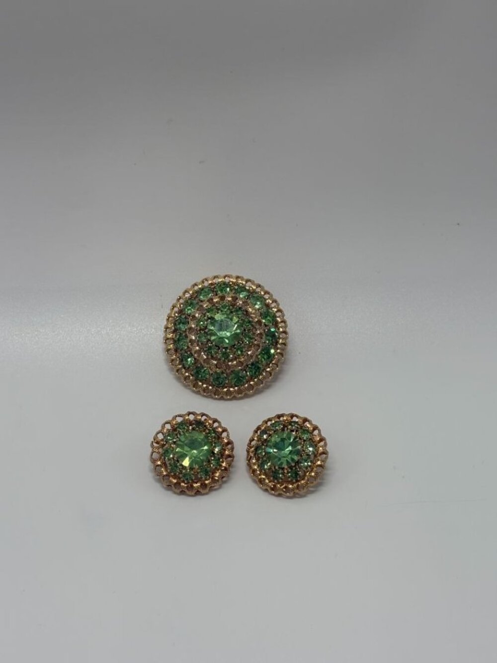Gold/Green Vintage Mid-Century 1950s/1960s Domed Concentric Halo Brooch & Earrin